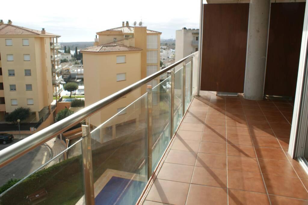Apartamento En Roses Con Parking Y Piscina Lägenhet Exteriör bild