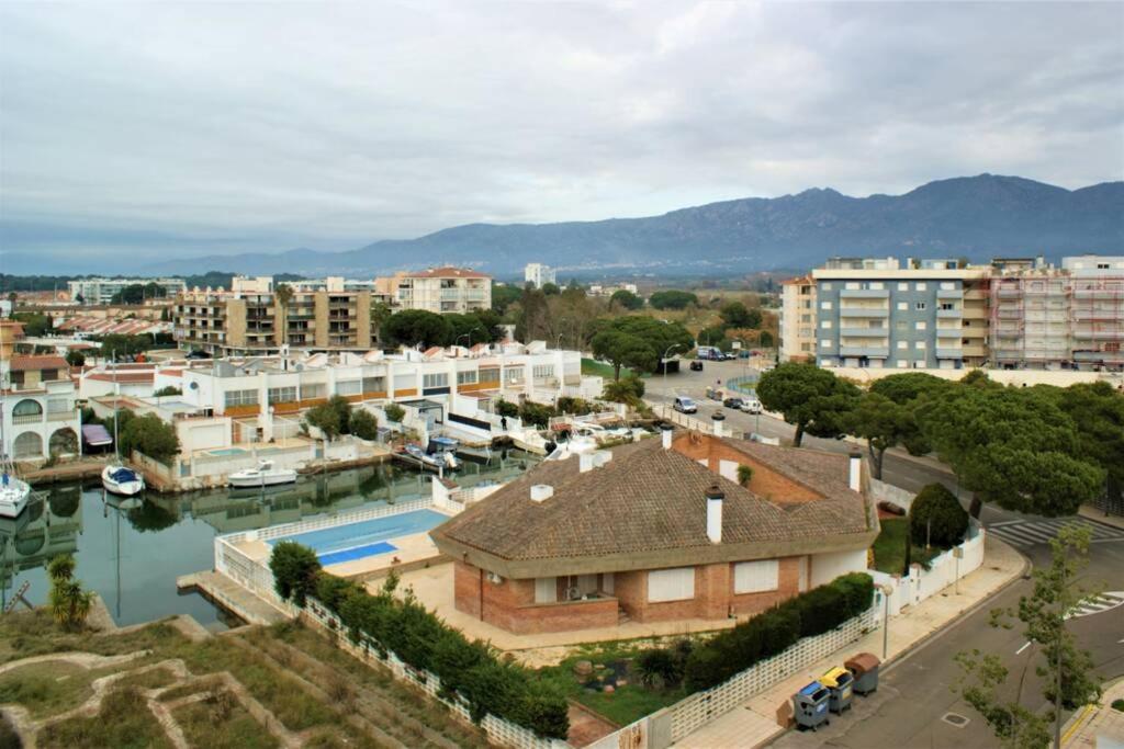 Apartamento En Roses Con Parking Y Piscina Lägenhet Exteriör bild