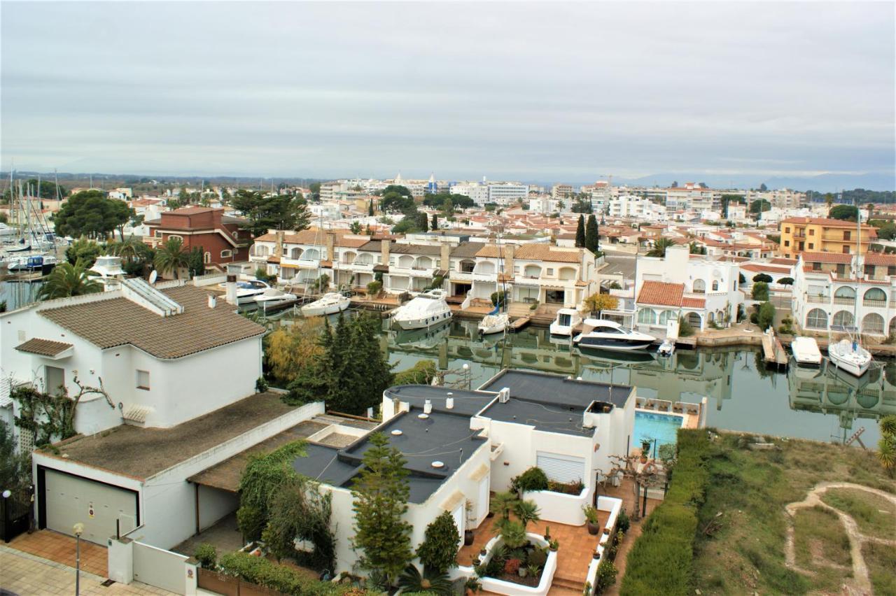 Apartamento En Roses Con Parking Y Piscina Lägenhet Exteriör bild